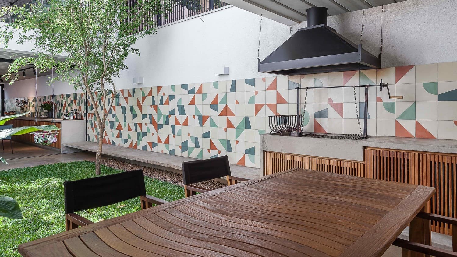 Casa Gemininada – Ngôi nhà sinh đôi với khu vườn dưới lòng đất kì lạ
