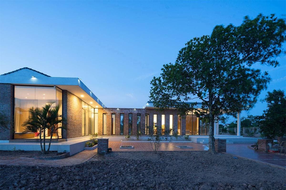 TBH House: Ngôi nhà mang vẻ đẹp hiện đại giữa chốn quê hương thanh bình là món quà hiếu người con dành tặng cha mẹ