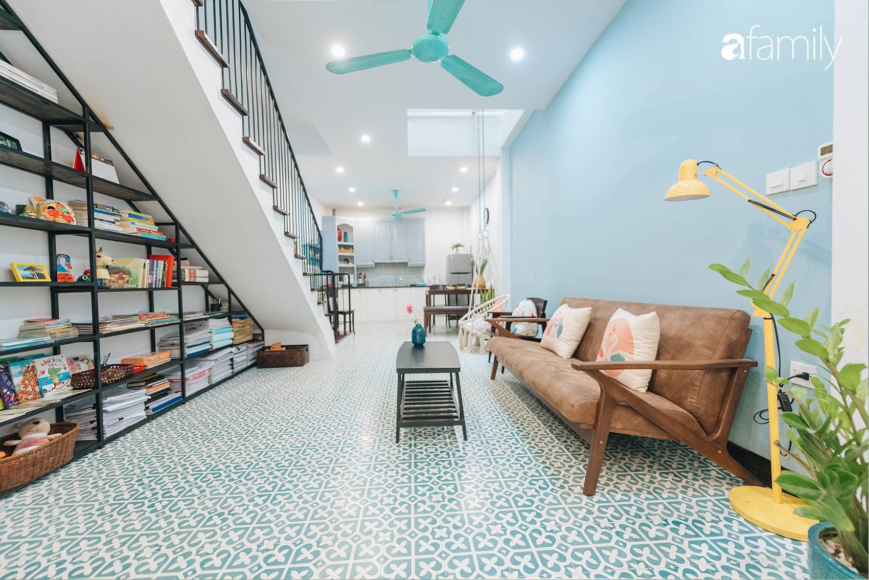 Chỉ 750 triệu đồng để xây và hoàn thiện, căn nhà 48m2 vẫn đong đầy yêu thương trong từng món nội thất tự “xắn tay làm”
