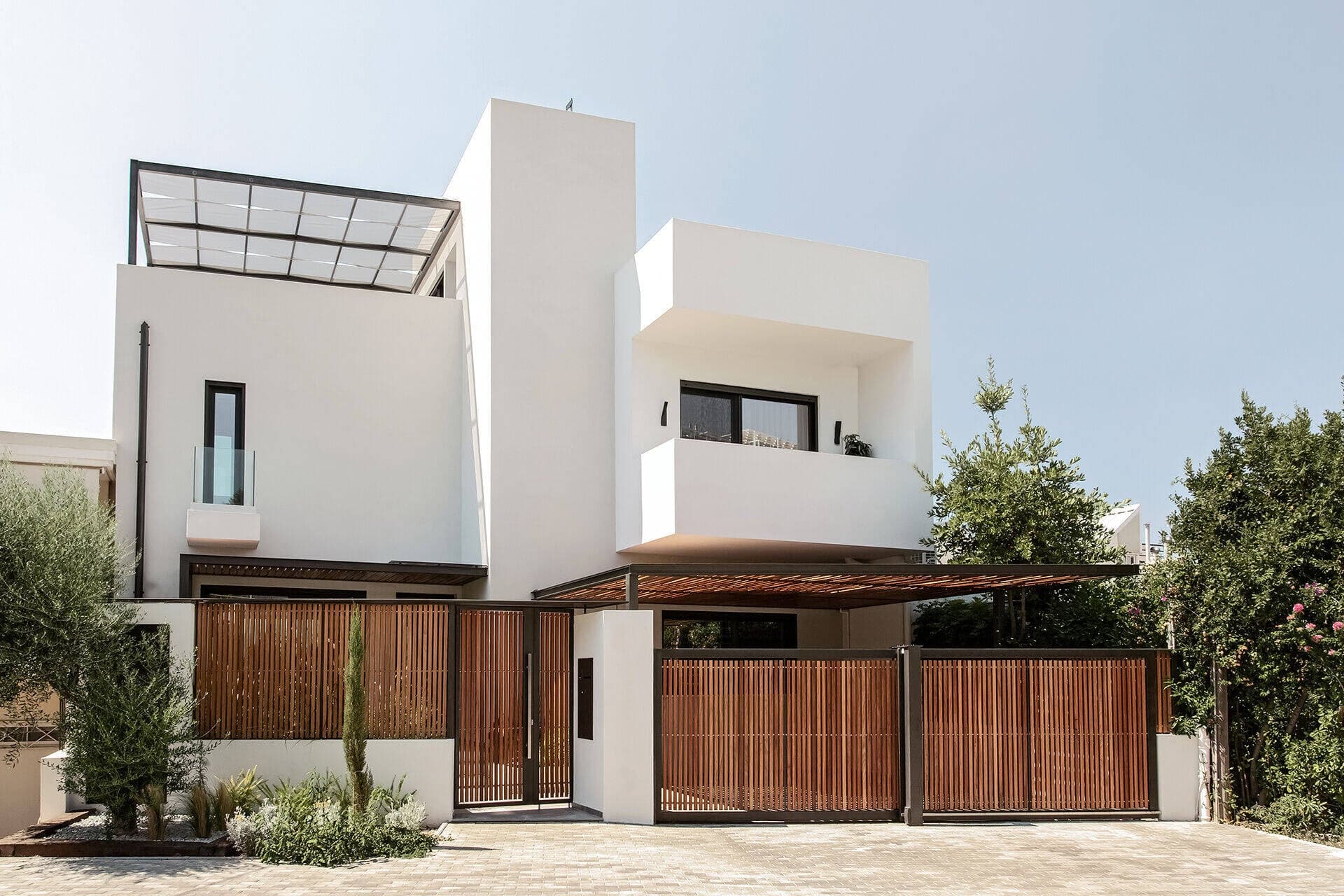 Đằng sau vẻ ngoài góc cạnh, The Cube House ẩn chứa tổ ấm mềm mại, ấm cúng của gia đình 4 người