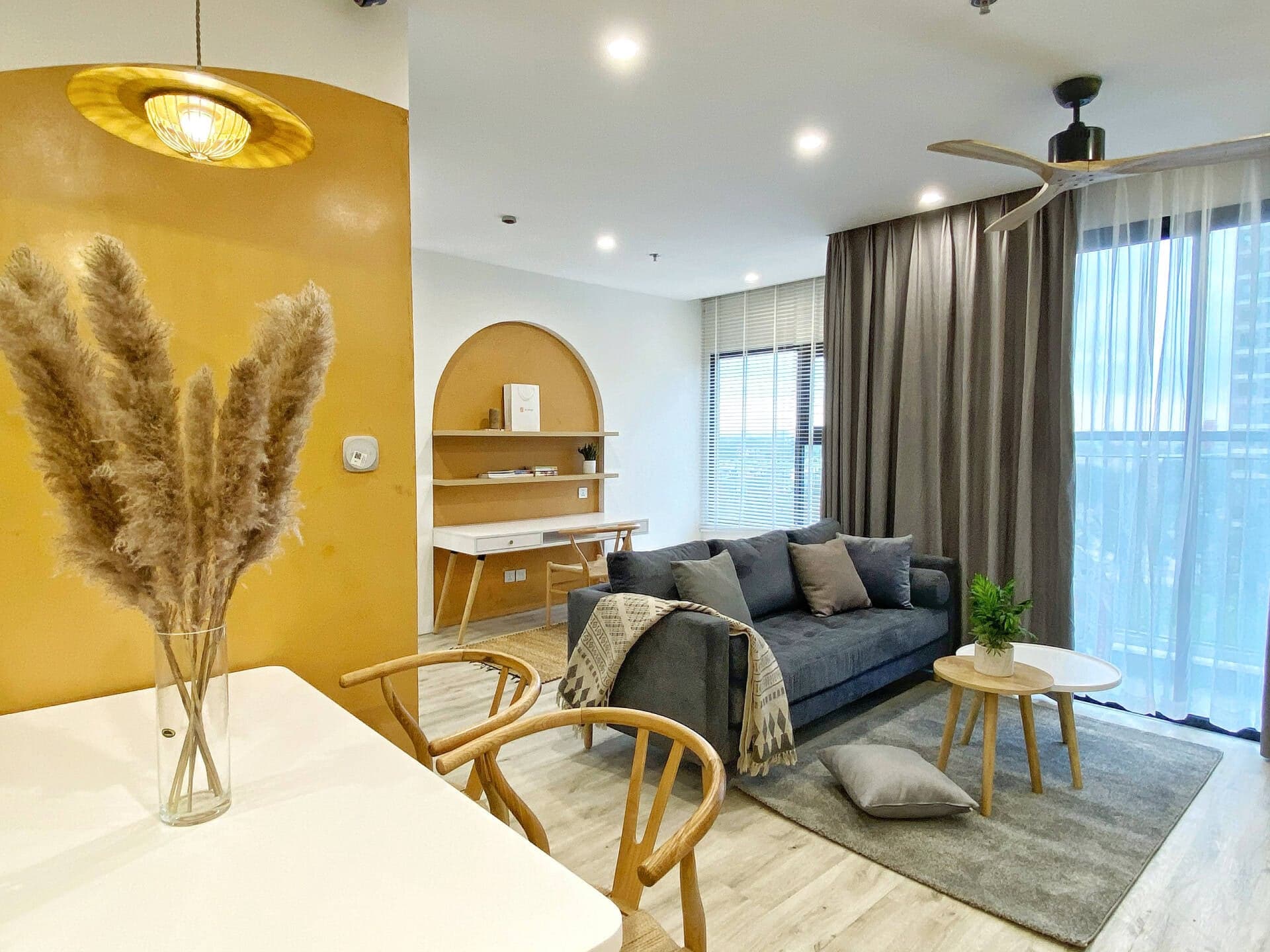 Căn hộ 64m2 hoàn thiện với 210 triệu đồng, là thành quả của vợ chồng trẻ sau 5 năm tích góp