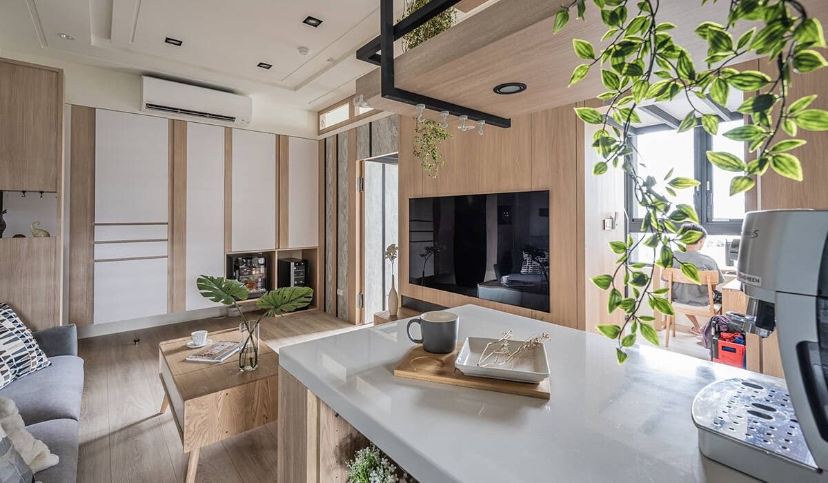 Căn hộ 59,5m2 thiết kế “giấu” cầu thang trong tủ cực khéo, giải pháp đáng tham khảo cho nhà diện tích nhỏ