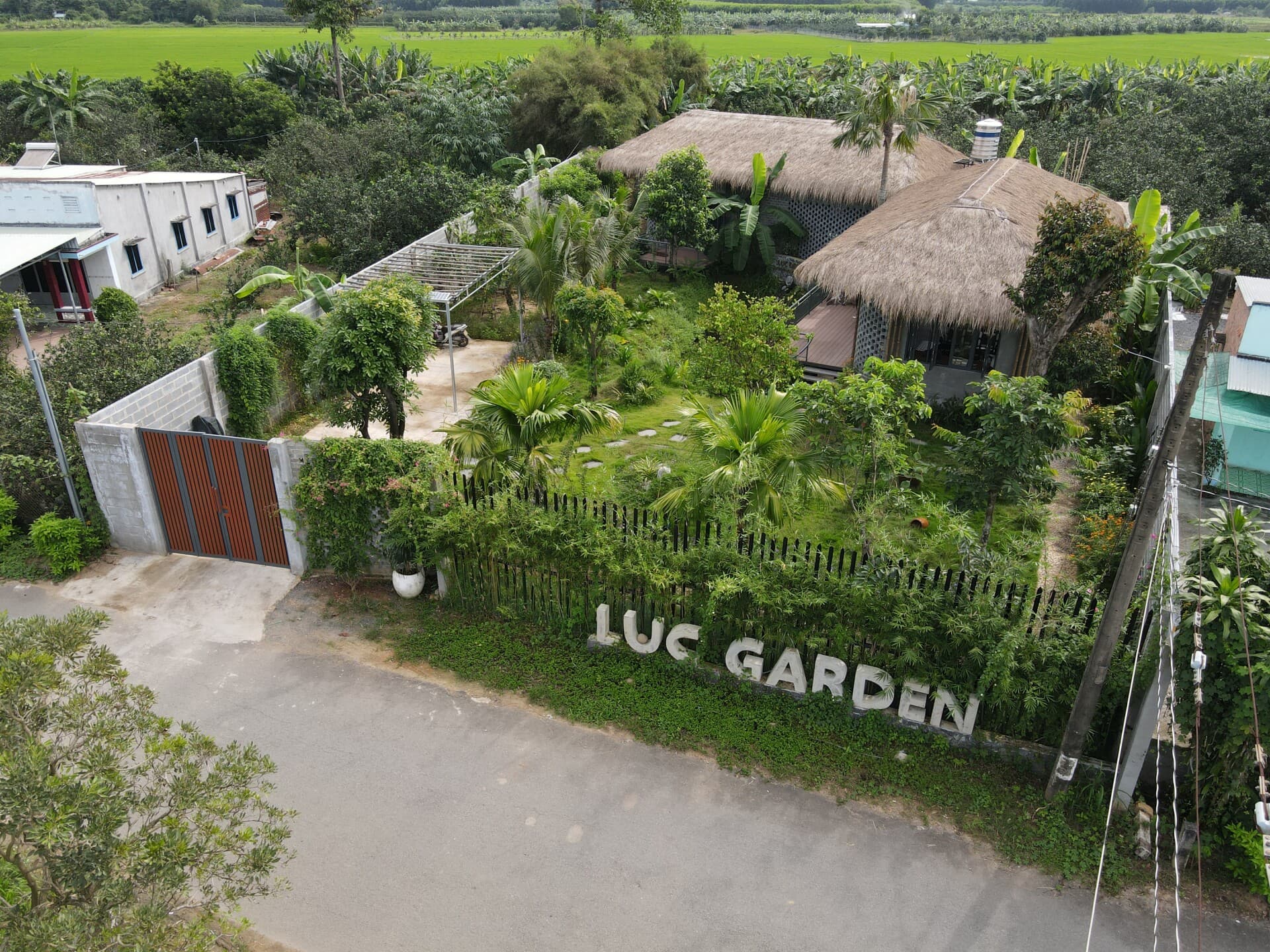 Lục Garden - Ngôi "nhà quê" mái tranh vách cót nhuốm "màu thời gian" giữa khu vườn xanh mướt