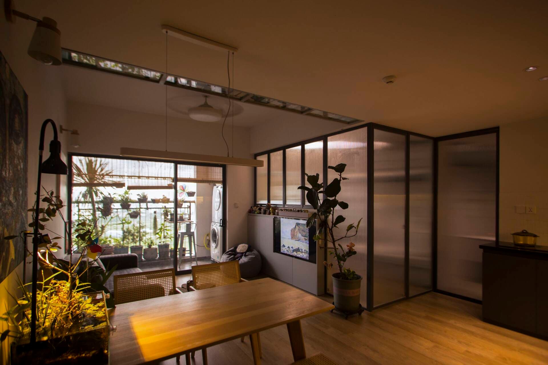 Cải tạo căn hộ 49m2 tại Sài Gòn như thế nào để vẫn thoáng đãng, tiện nghi cho gia đình 4 người?