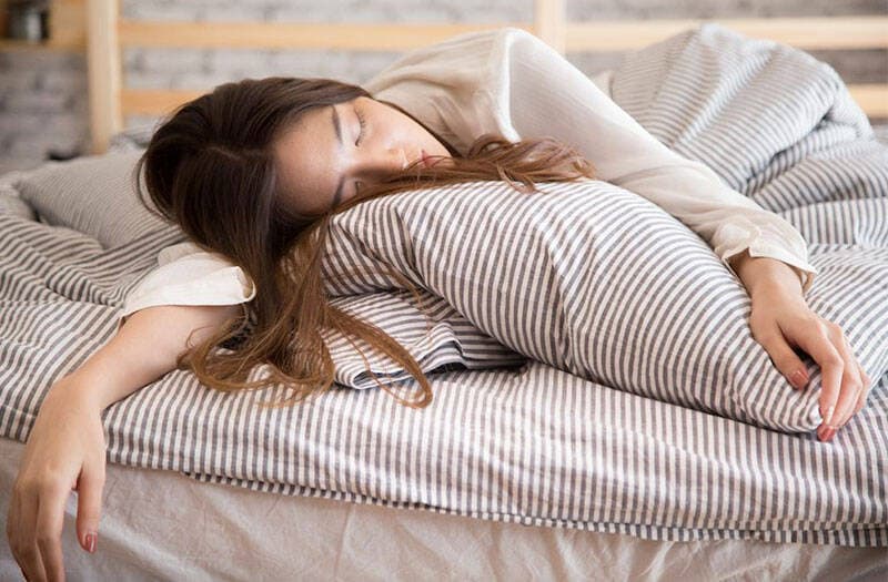 Ngủ nhiều có tốt không? Những lưu ý để có giấc ngủ ngon