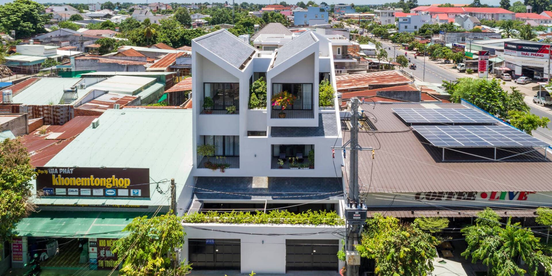 Twin House - Tổ ấm liền kề của 2 chị em sinh đôi
