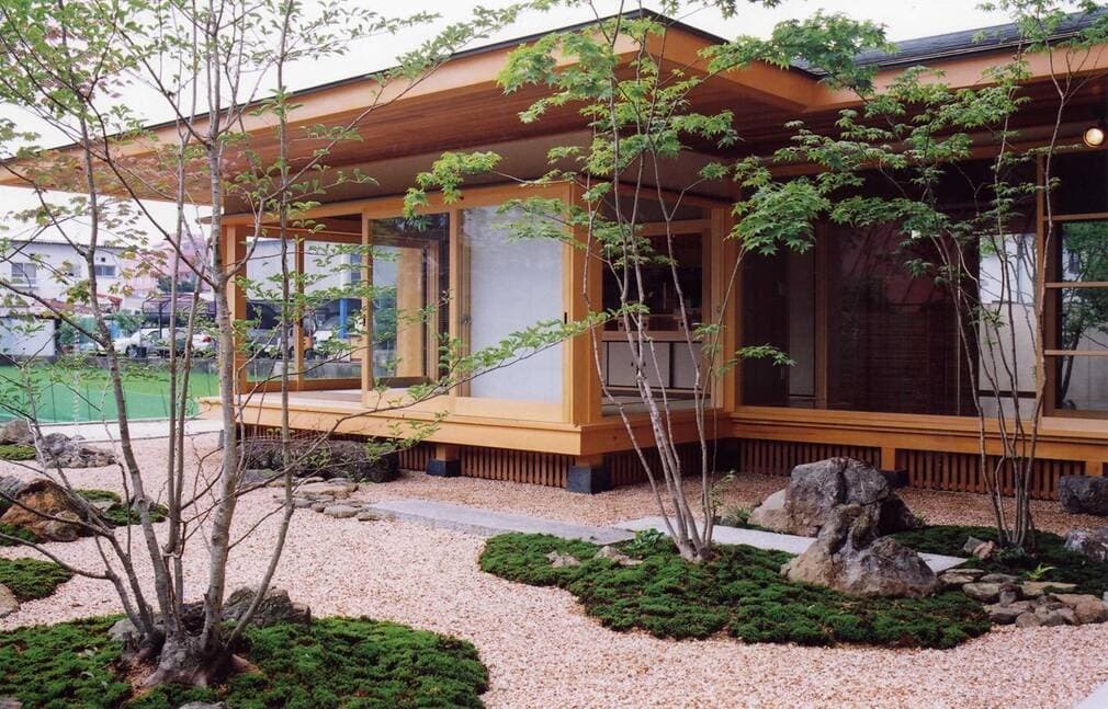 Sỏi trang trí sân vườn: Vật liệu nhỏ, hiệu quả lớn trong thiết kế ngoại thất