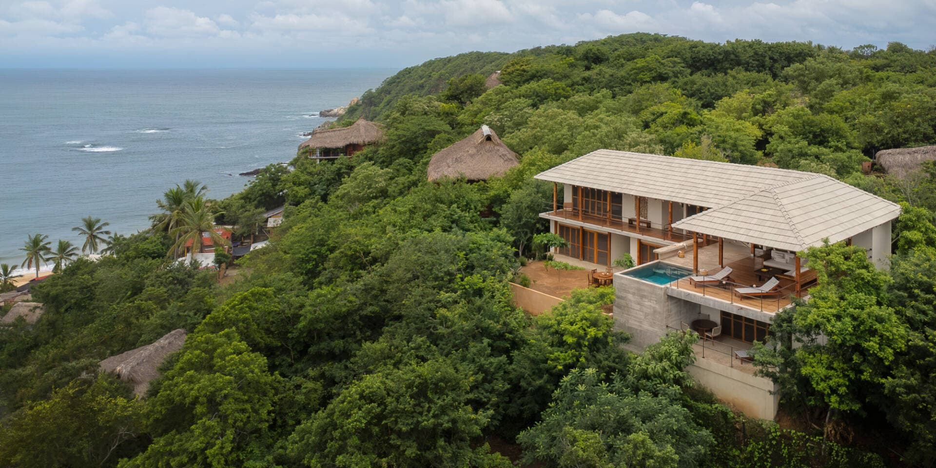 Casa Queña: Tổ ấm mộc mạc giữa rừng và biển, không cần điều hoà vẫn mát quanh năm