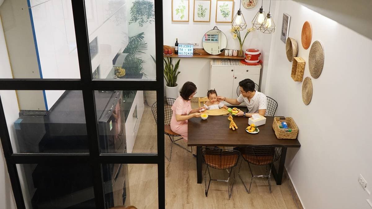 Ngôi nhà 43m2 ẩm thấp bỗng hóa tổ ấm xinh xắn và câu chuyện về “Khu vườn trên mây” chàng trai 9x bí mật dành tặng vợ con mình