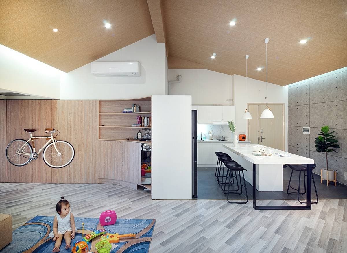 Hô biến căn hộ 103m2 thành nhà 2 tầng ngay giữa lòng Hà Nội