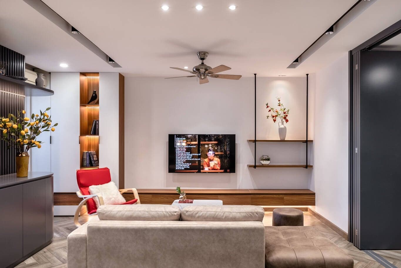 Cải tạo căn hộ 110m2 tối tăm thành không gian sáng thoáng với chi phí 700 triệu đồng