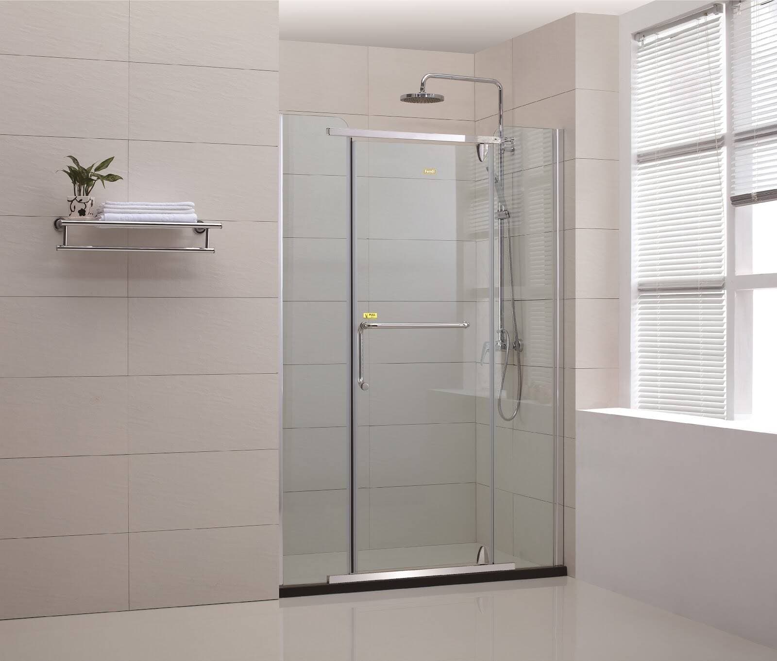 Nên lắp phòng tắm kính kiểu phẳng cửa mở trượt hay cửa mở xoay?