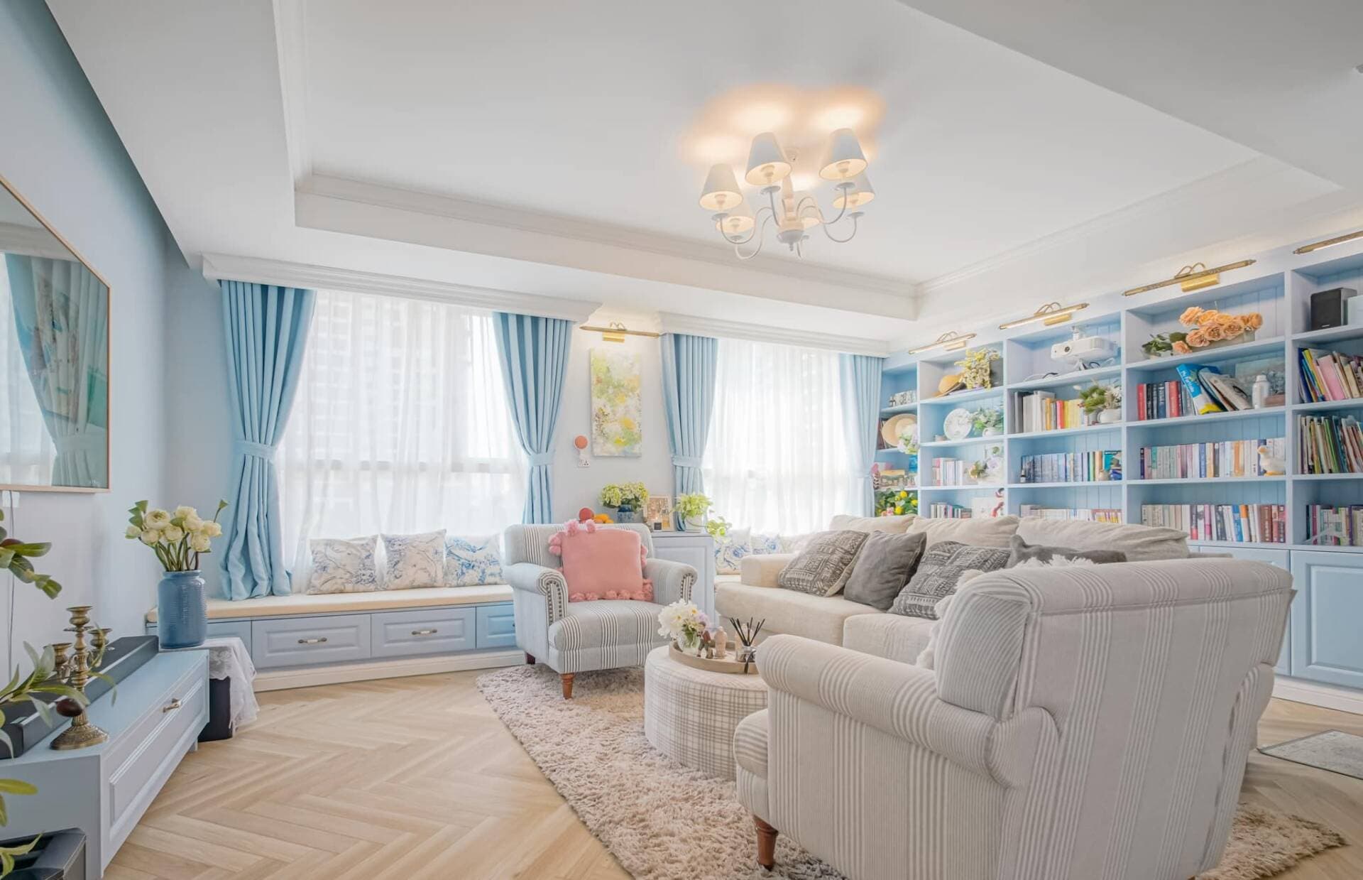 Học hỏi bà mẹ 3 con thiết kế phòng khách theo phong cách Country chuẩn xịn và độc lạ
