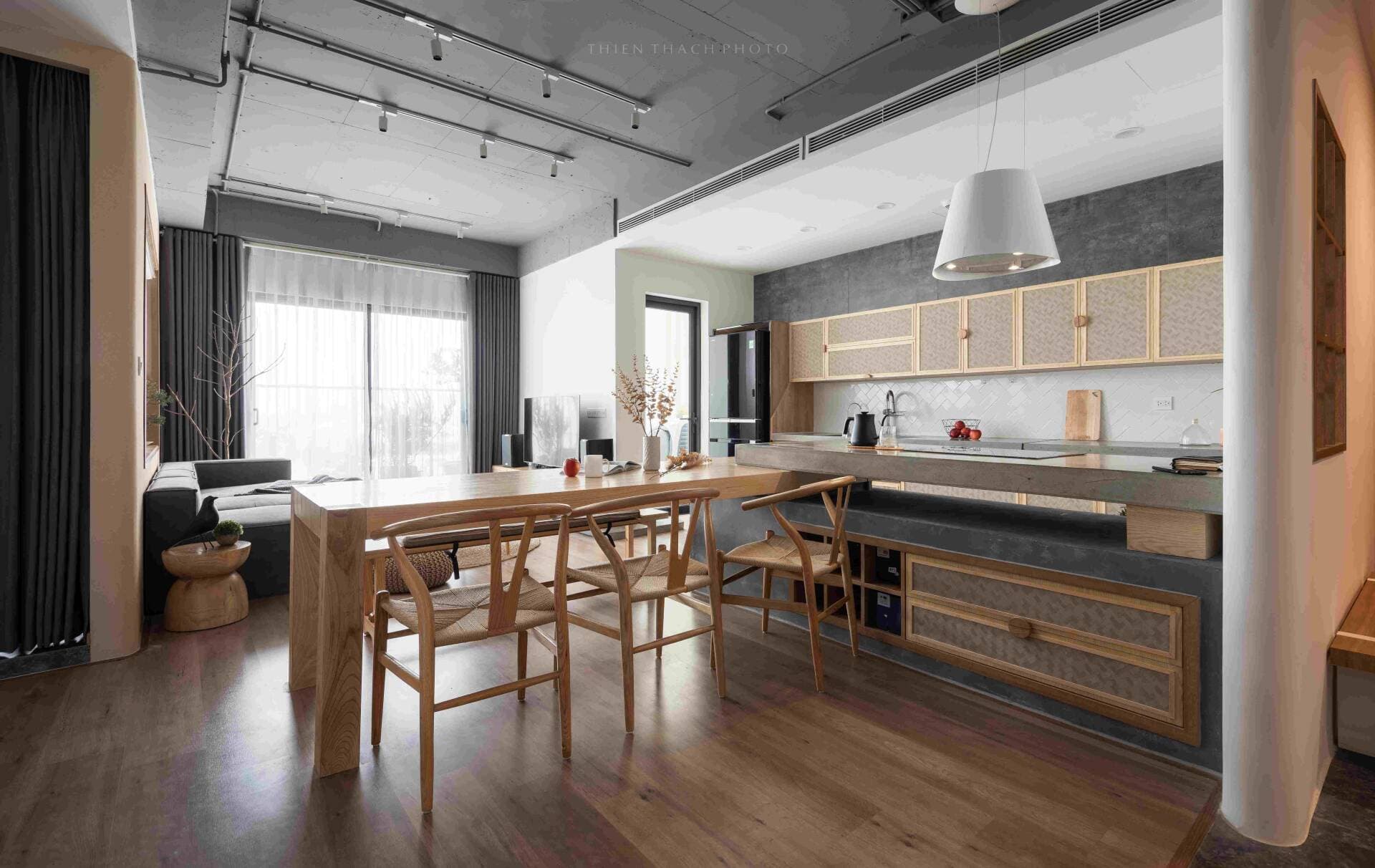 Căn hộ 120m2 được thiết kế theo phong cách thô mộc, ấm áp với chi phí hoàn thiện 700 triệu đồng