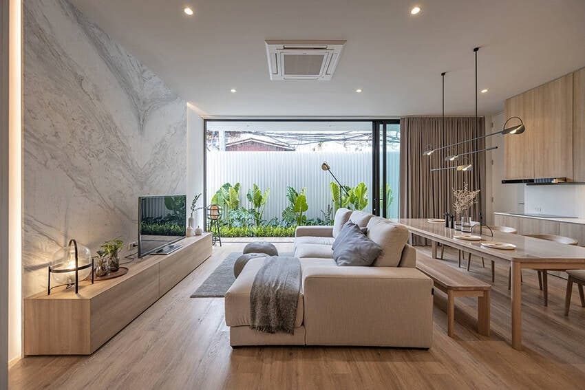Ngôi nhà đẹp dịu dàng giữa phố là tổ ấm đong đầy tình cảm của 2 anh em