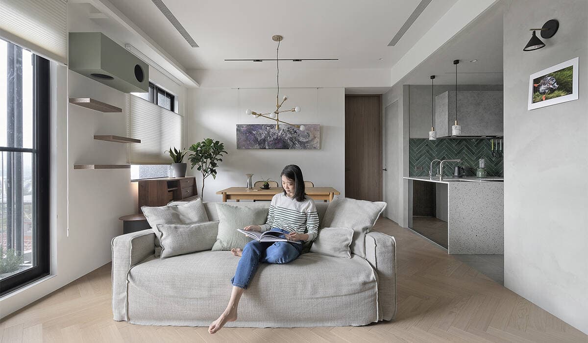 Căn hộ 73m2 của nữ gia chủ nền nã, tinh tế, thiết kế ban công rộng để không gian nhà đón sáng tự nhiên