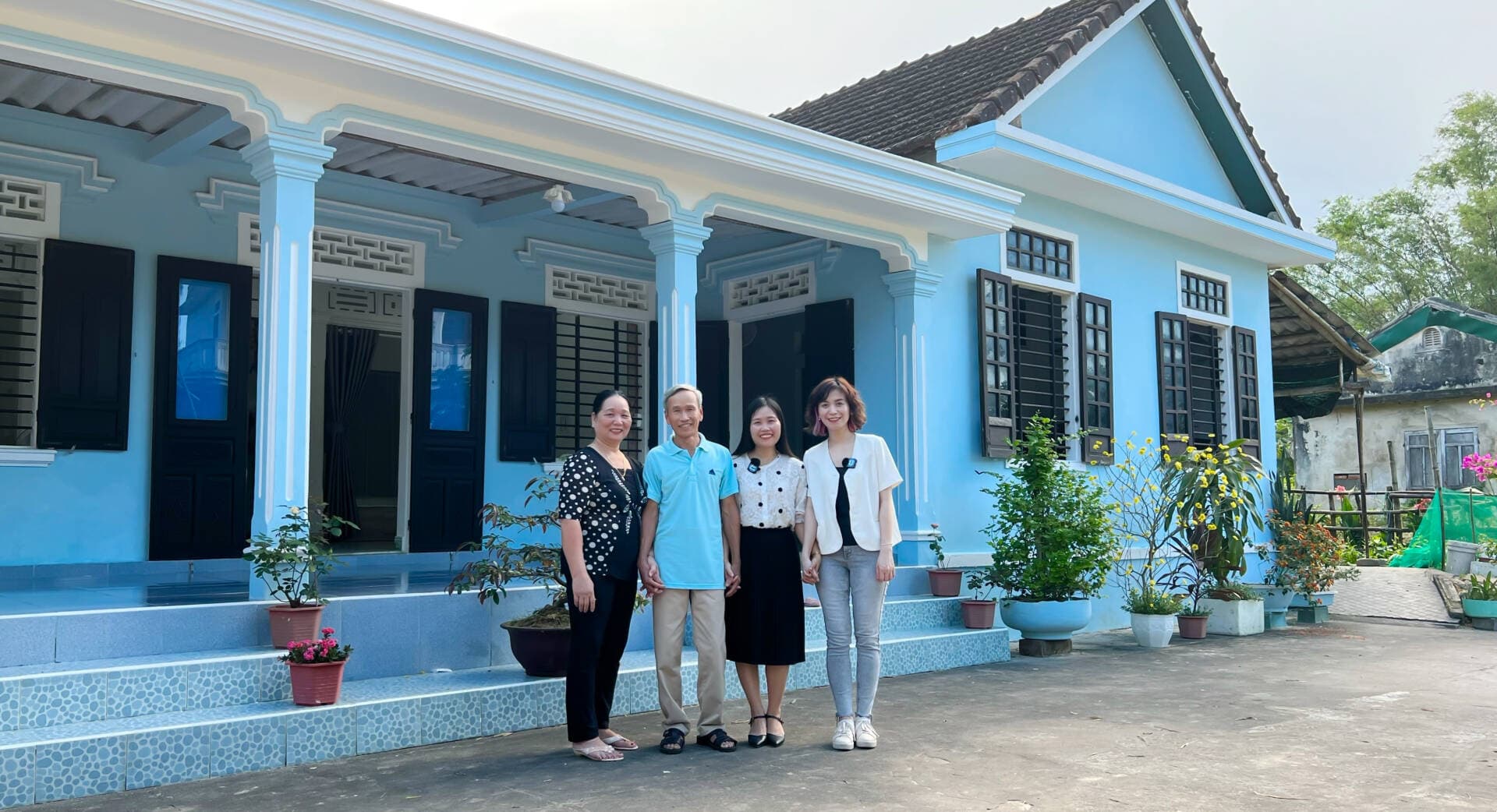 Cùng Happynest đến thăm 'Nhà của ba má' ở Huế và trò chuyện với chị Lê Thị Phê dành giải Nhất chiến dịch 'Ba mẹ là nhà'