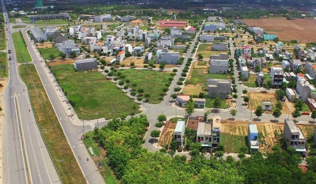 Xây nhà tỷ đồng, giờ chôn vốn vì bán không ai mua