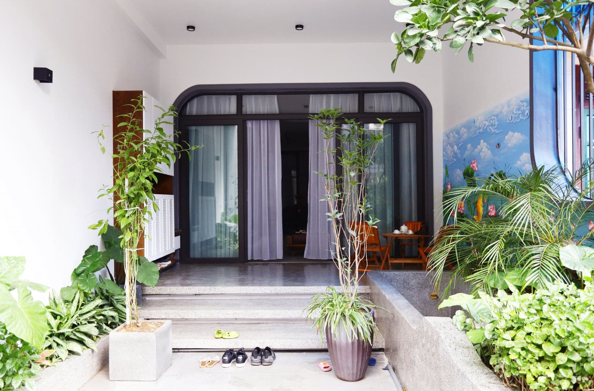 Tâm House - Nhà ống 3 tầng 4,8 x 22m ở ngoại ô Hà Nội, mái ấm nhiều cây xanh và ánh sáng tự nhiên