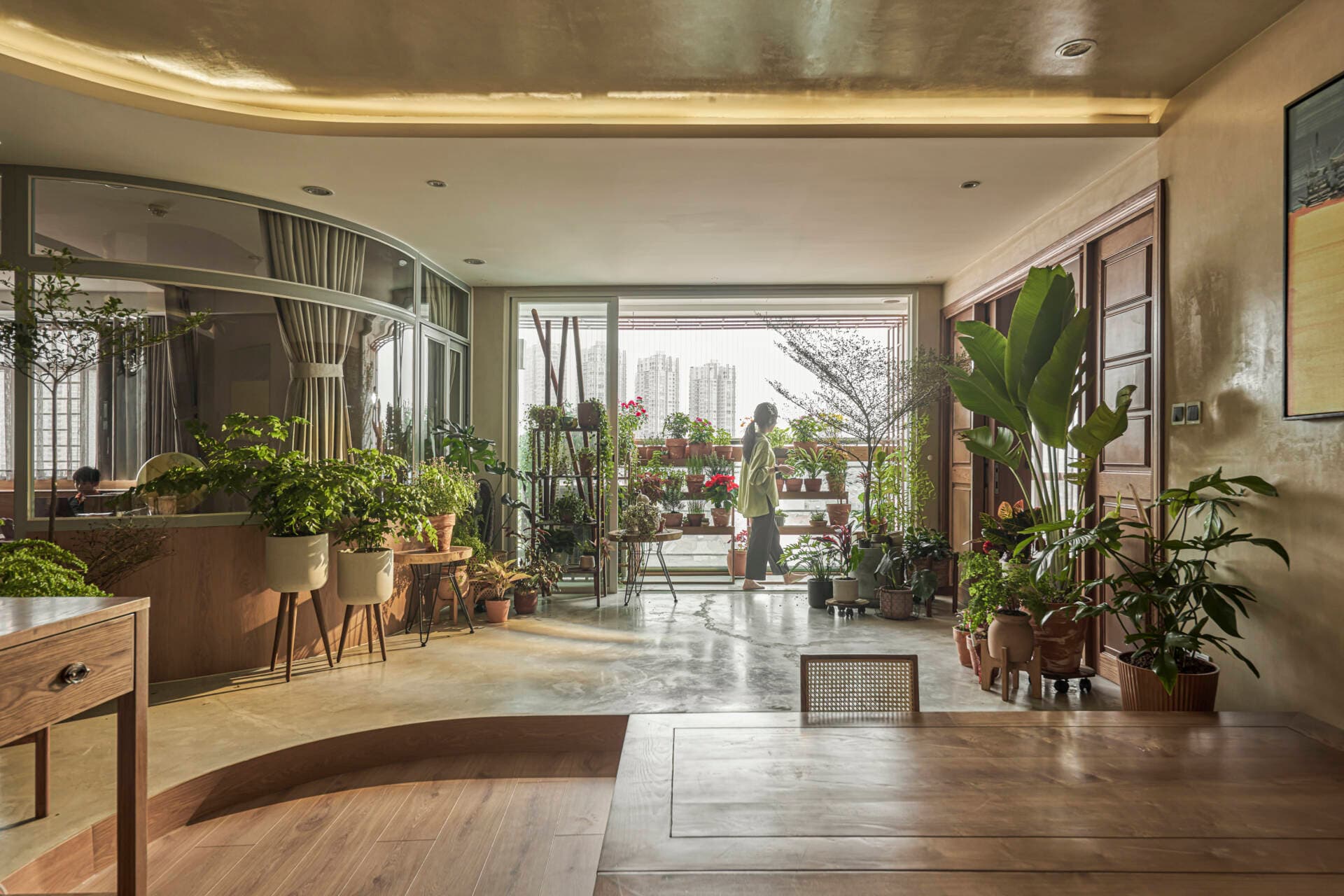 Him Lam Apartment - Căn hộ 143m2 “rải” cây xanh từ ban công đến trong nhà