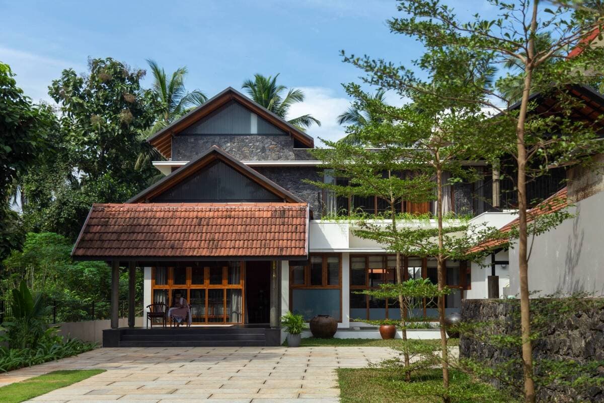 Inclined Home - Nếp nhà truyền thống cho gia chủ tuổi “xế chiều”