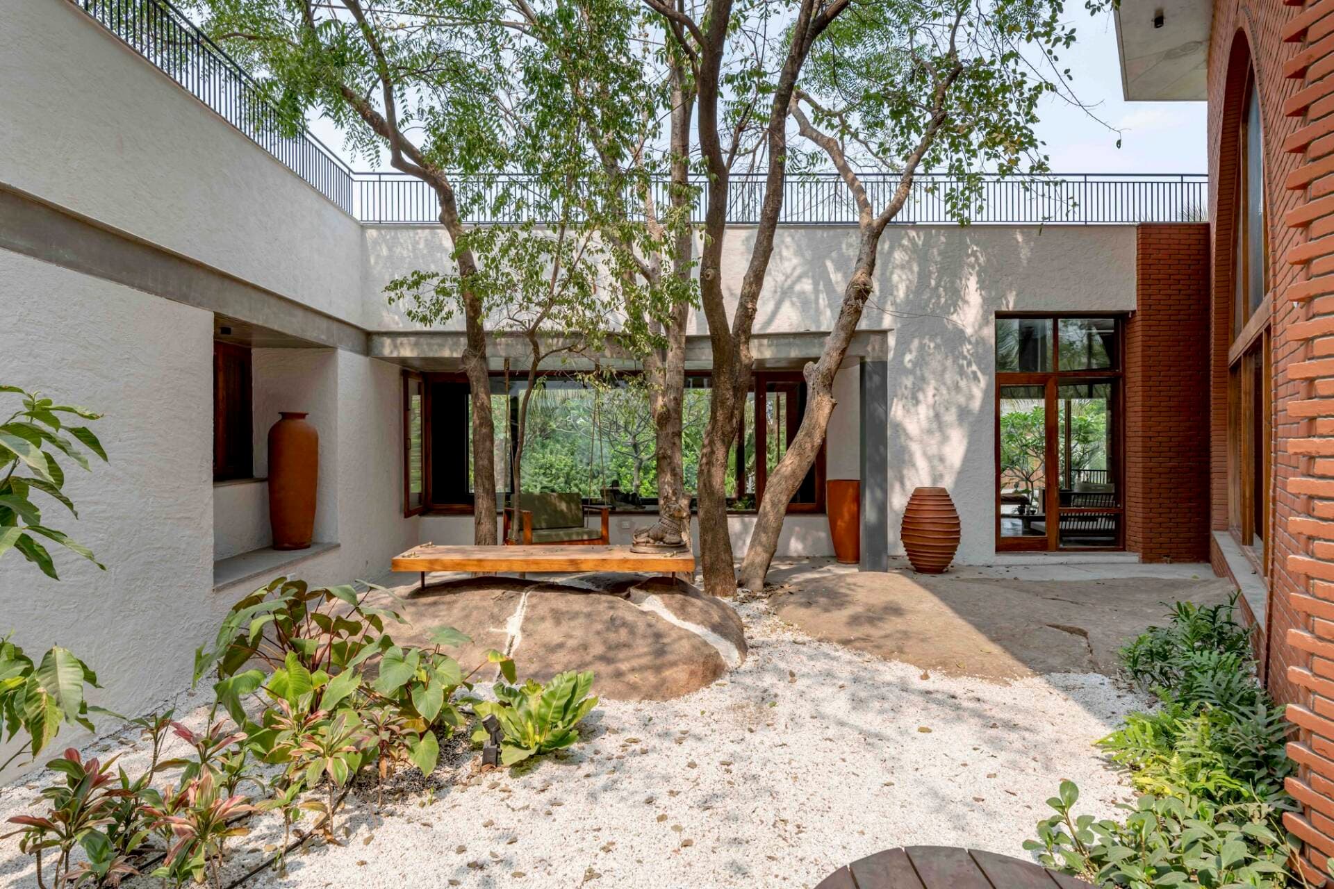 Nhà gần 4.000m2 thiết kế không tách rời thiên nhiên để bền vững theo năm tháng