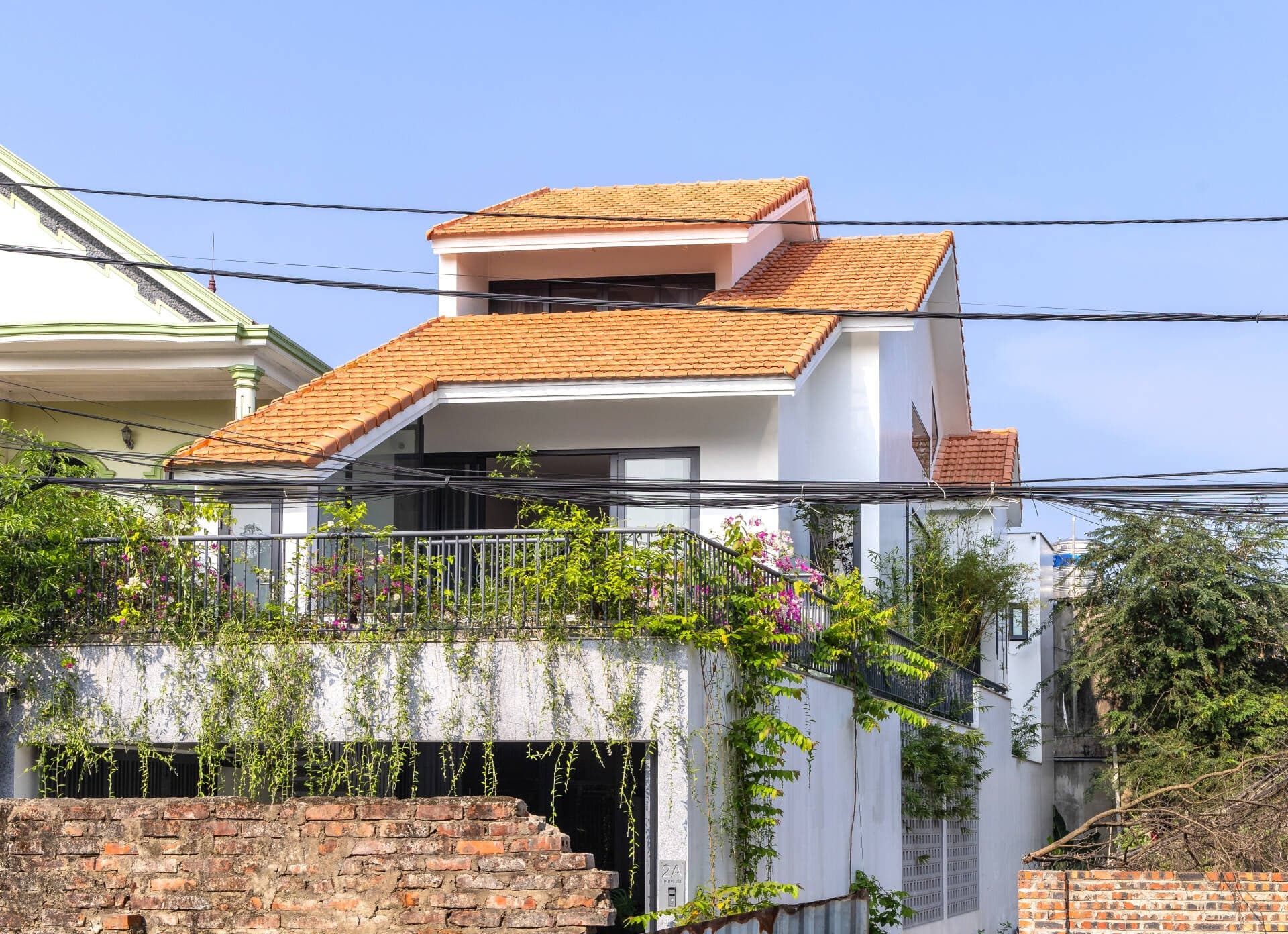 Thiết kế +House: Nhà phố nở hậu ngập tràn ánh sáng tự nhiên và cây xanh