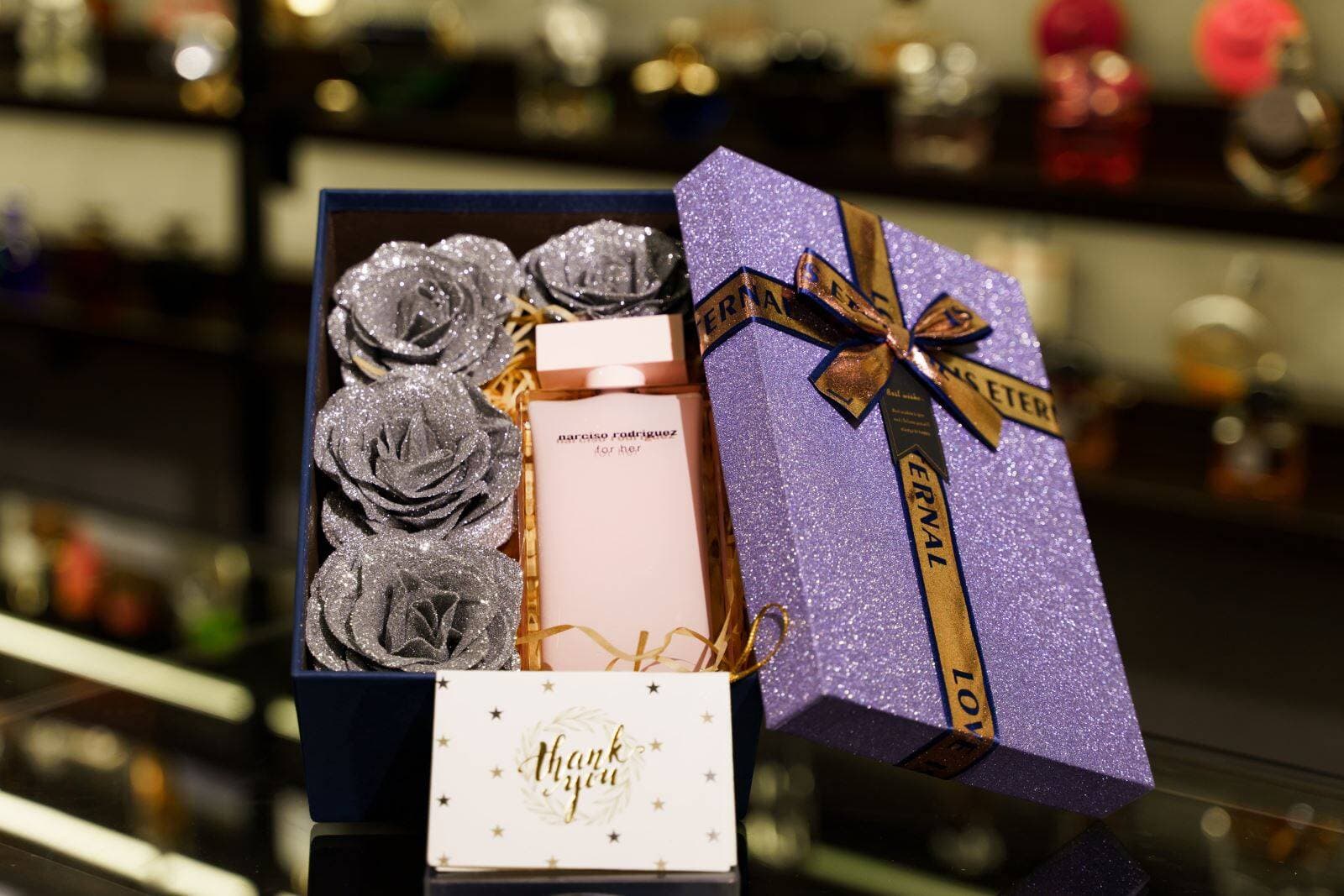 Quà tặng 20/10 ý nghĩa cho mẹ, người yêu và khách hàng nữ