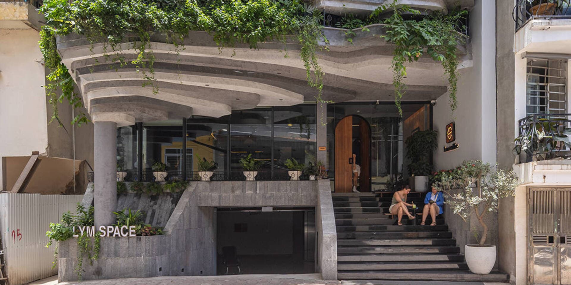 LYM SPACE – “Bông hoa” vươn mình giữa phố thị, tôn vinh sức mạnh dịu dàng của phụ nữ