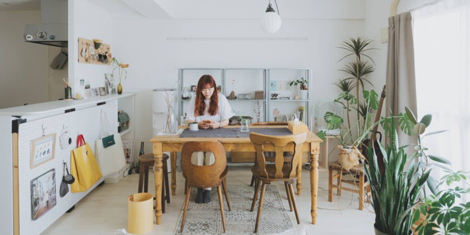 Cặp đôi thuê căn hộ 68m2 để cải tạo thành không gian sống riêng với nội thất DIY