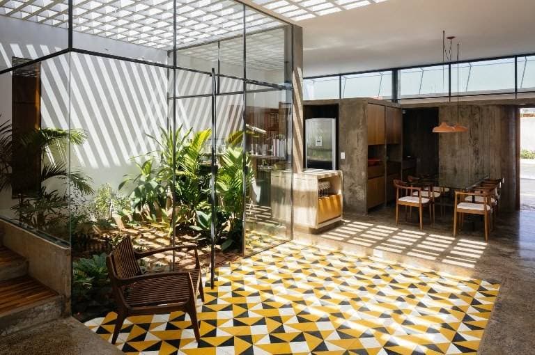 Khám phá ngôi nhà tại Brazil và sự xuất hiện bất ngờ của nét kiến trúc truyền thống Việt Nam
