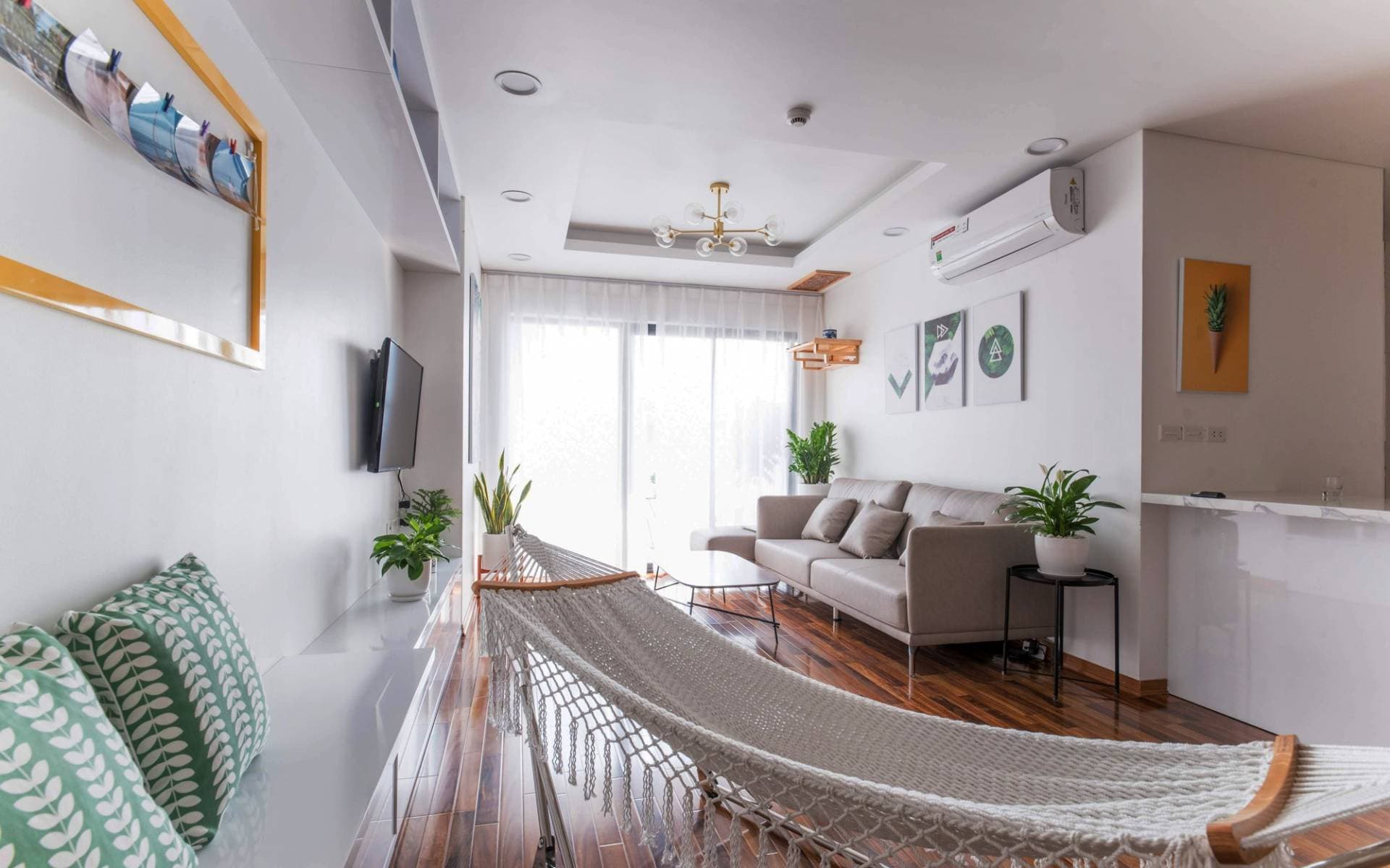 Mê mẩn căn hộ thiết kế hiện đại, đơn giản mà tiết lộ chi phí hoàn thiện ai cũng thấy hợp lý bất ngờ