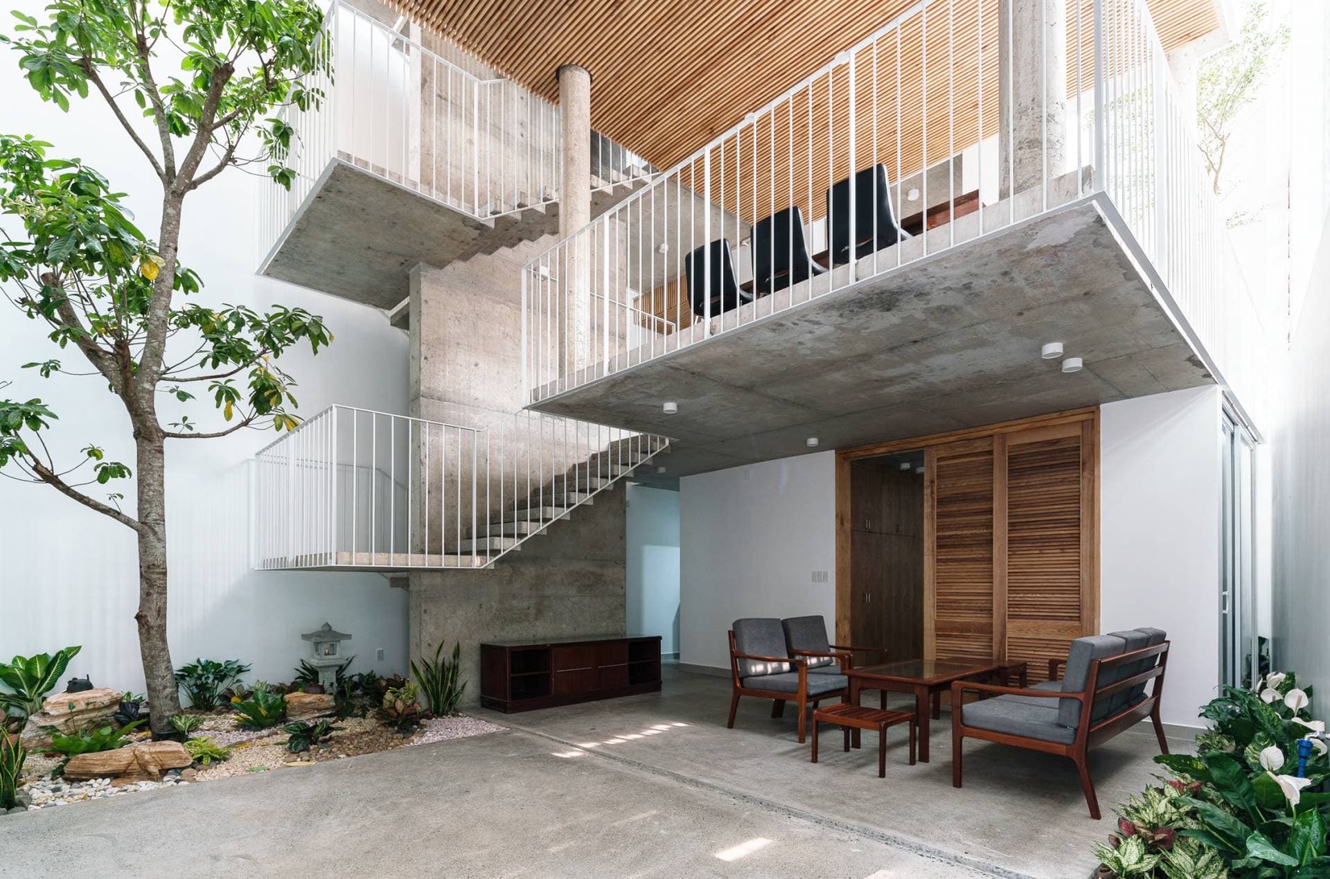 Ứng dụng thiết kế giao thoa nhà ở truyền thống với nhà phố hiện đại – H.A House đẹp lạ, vừa dung dị, lại vừa tân tiến