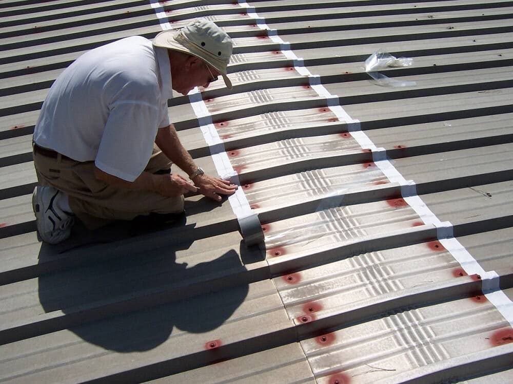 Điểm qua một số nguyên nhân và giải pháp chống dột mái tôn hiệu quả