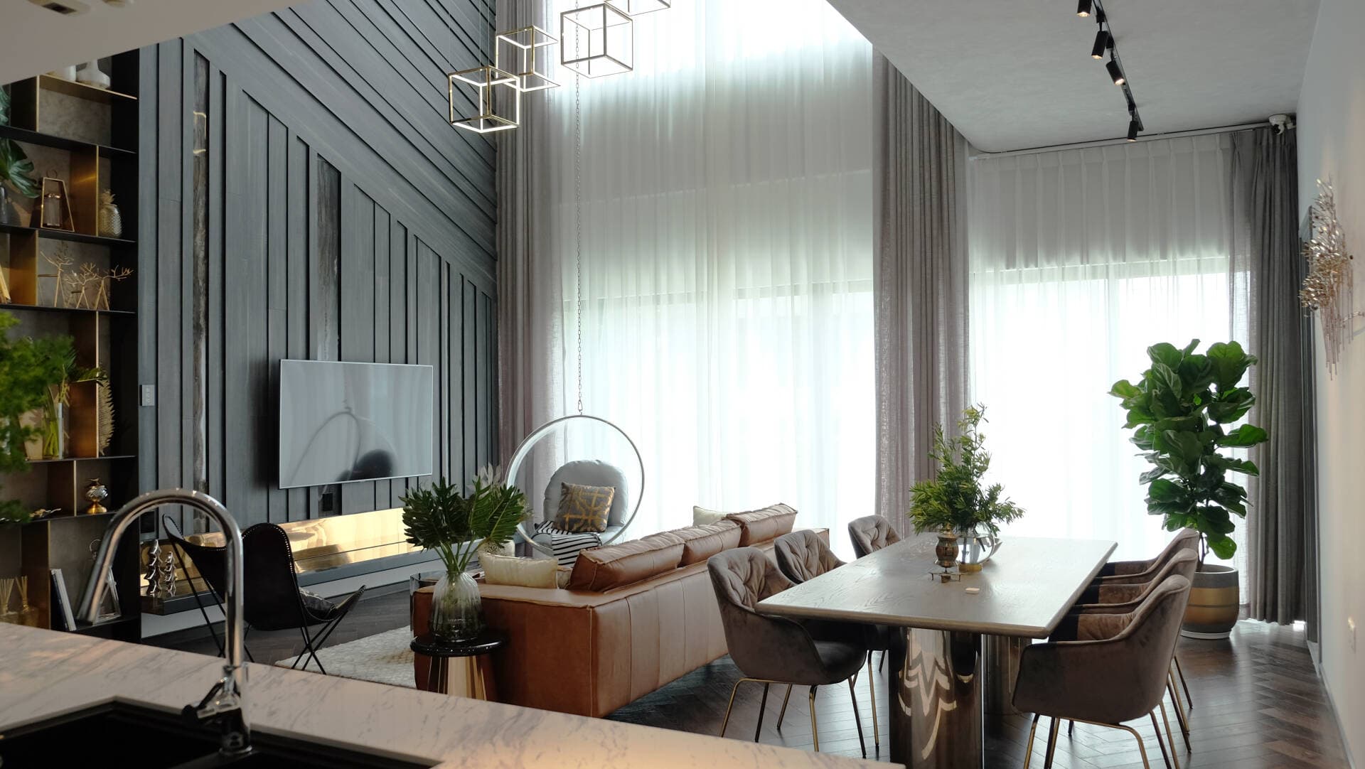 Căn hộ Duplex khác biệt và cá tính với phong cách nội thất đương đại trong khu “nhà giàu” tại TP HCM