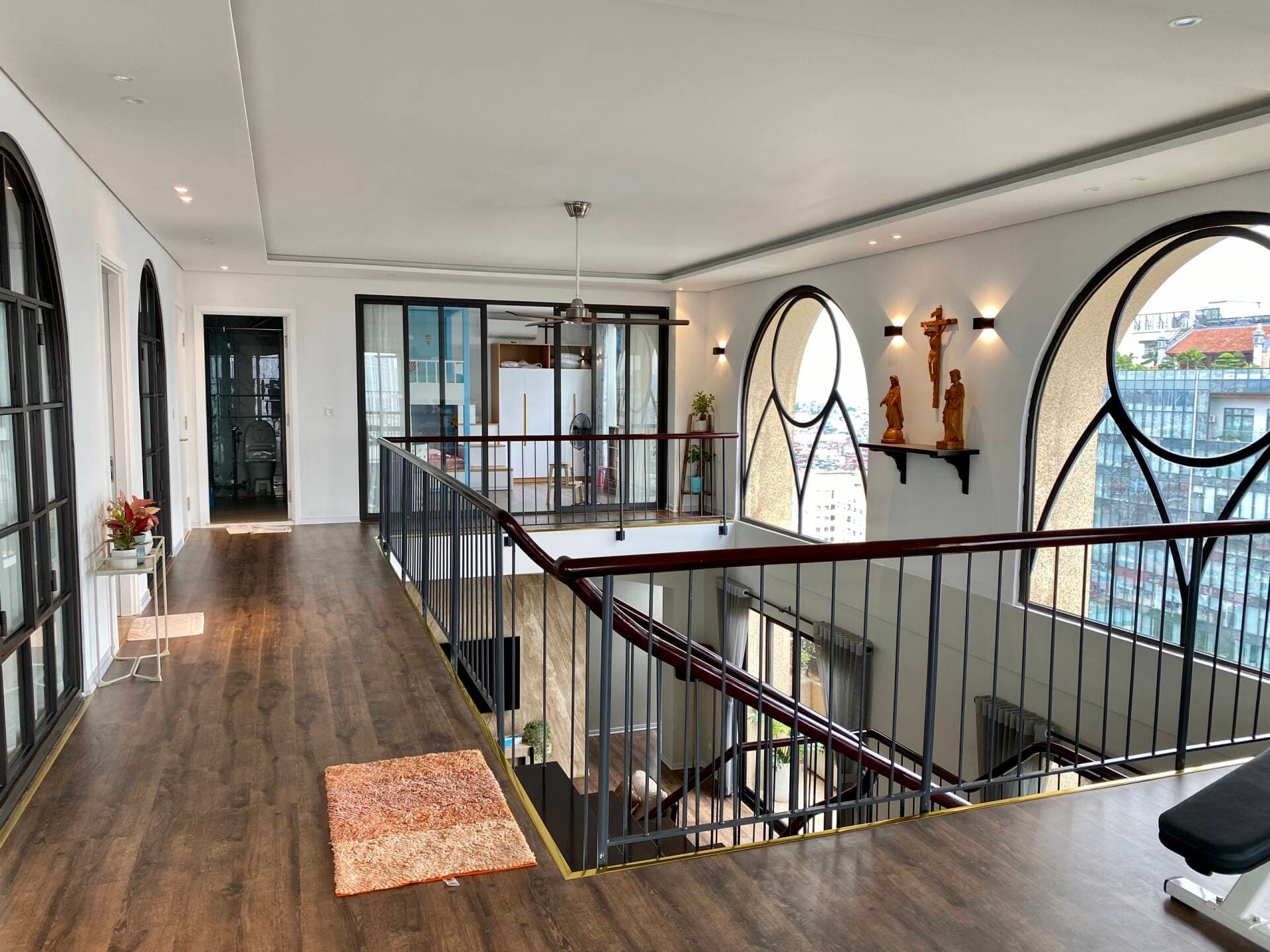 Căn hộ penthouse thông tầng đáng mơ ước tại Hà Nội, gia chủ tự lên ý tưởng thiết kế nhờ kinh nghiệm xây những căn nhà trước