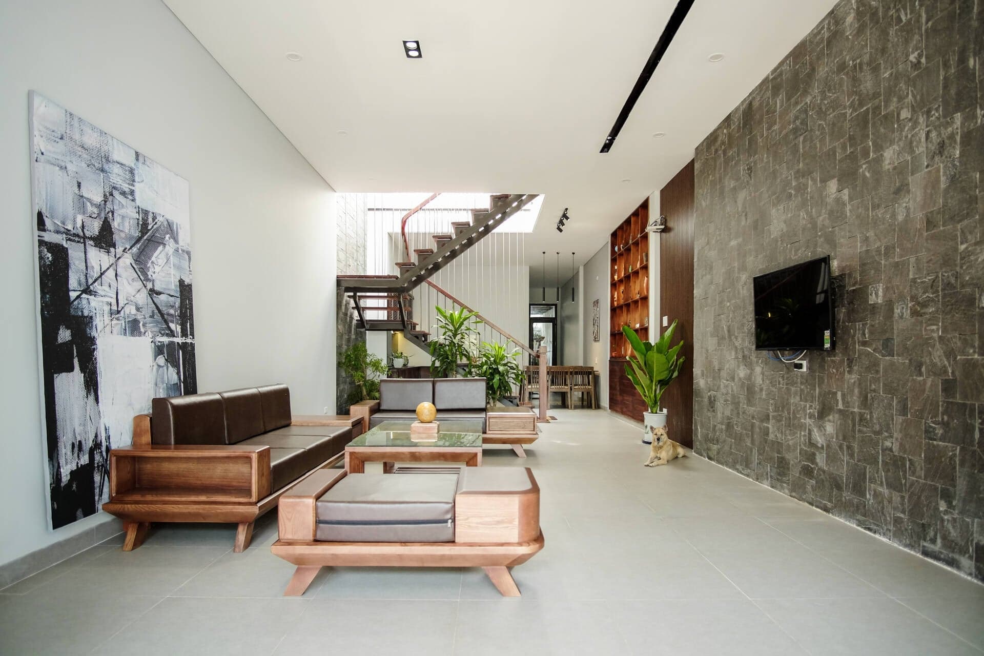Nhà 20 năm tuổi xây sửa lại với chi phí 750 triệu đồng, là tâm huyết của chàng KTS trẻ và là con trai của gia chủ