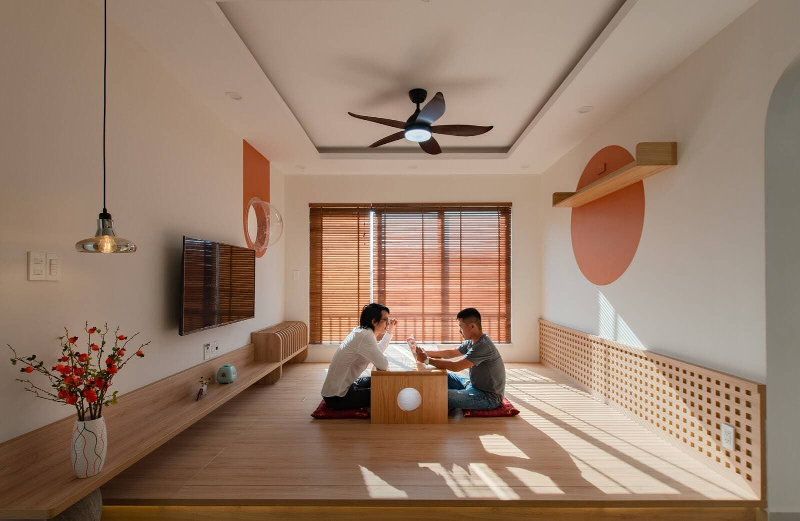 Căn hộ 78m2 hoàn thiện với chi phí 250 triệu đồng, là “vườn cổ tích” bố mẹ dành cho 3 con nhỏ