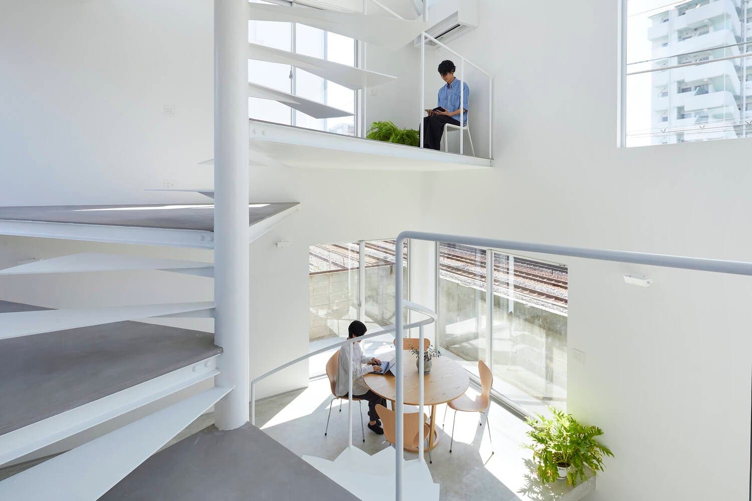 Nhà 40m2 được thiết kế lệch tầng để tối ưu diện tích sinh hoạt cho gia đình 5 người