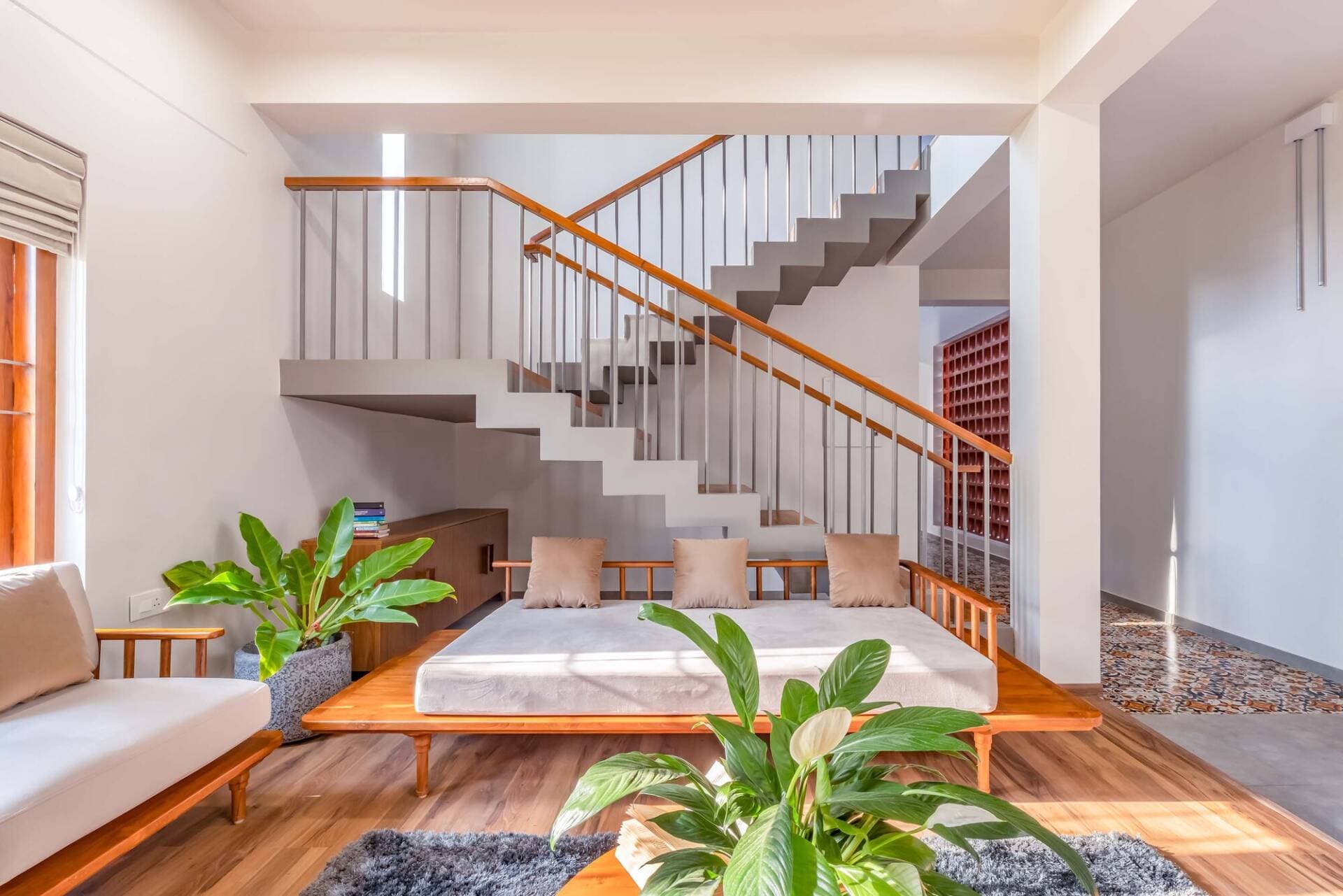 Giữa khung cảnh thôn quê, có ngôi nhà rộng 260m2 truyền thống xen lẫn hiện đại với khoảng sân trong rộng rãi