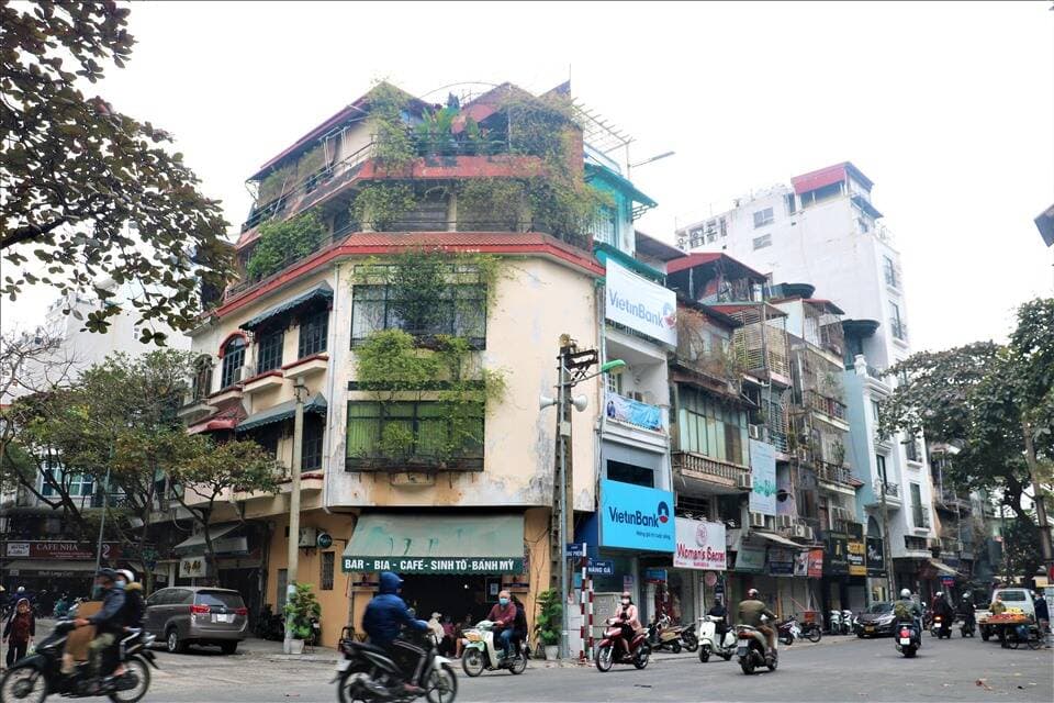 Thu nhập 100 triệu vẫn hụt hơi vì không theo kịp giá nhà đất Hà Nội