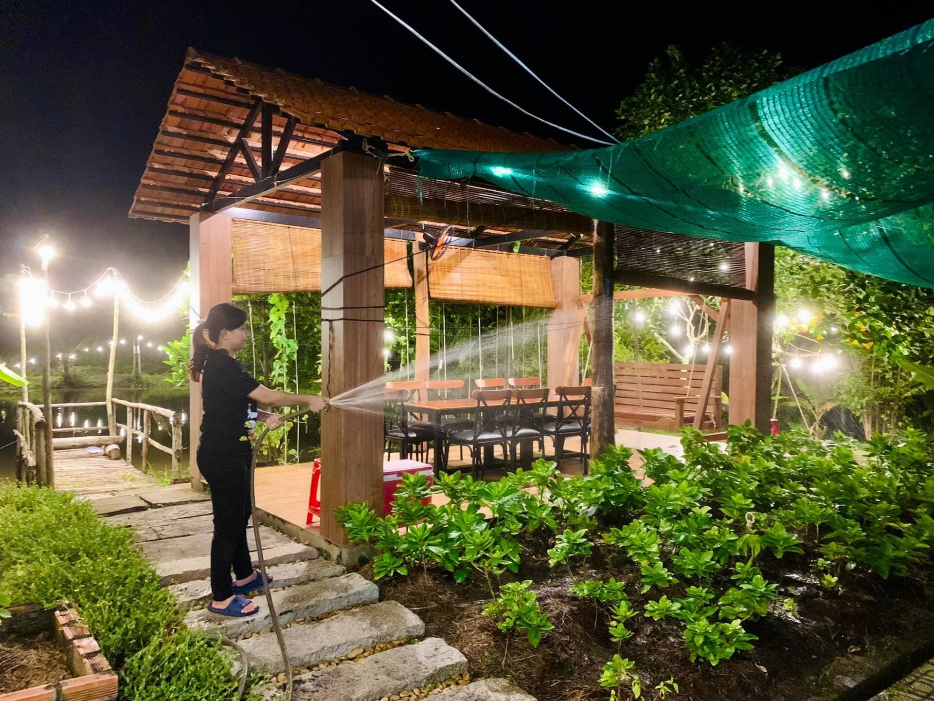 Nữ gia chủ ở Bạc Liêu bỏ 1,6 tỷ đồng để xây nhà vườn rộng 2500m2 phong cách Lý Tử Thất