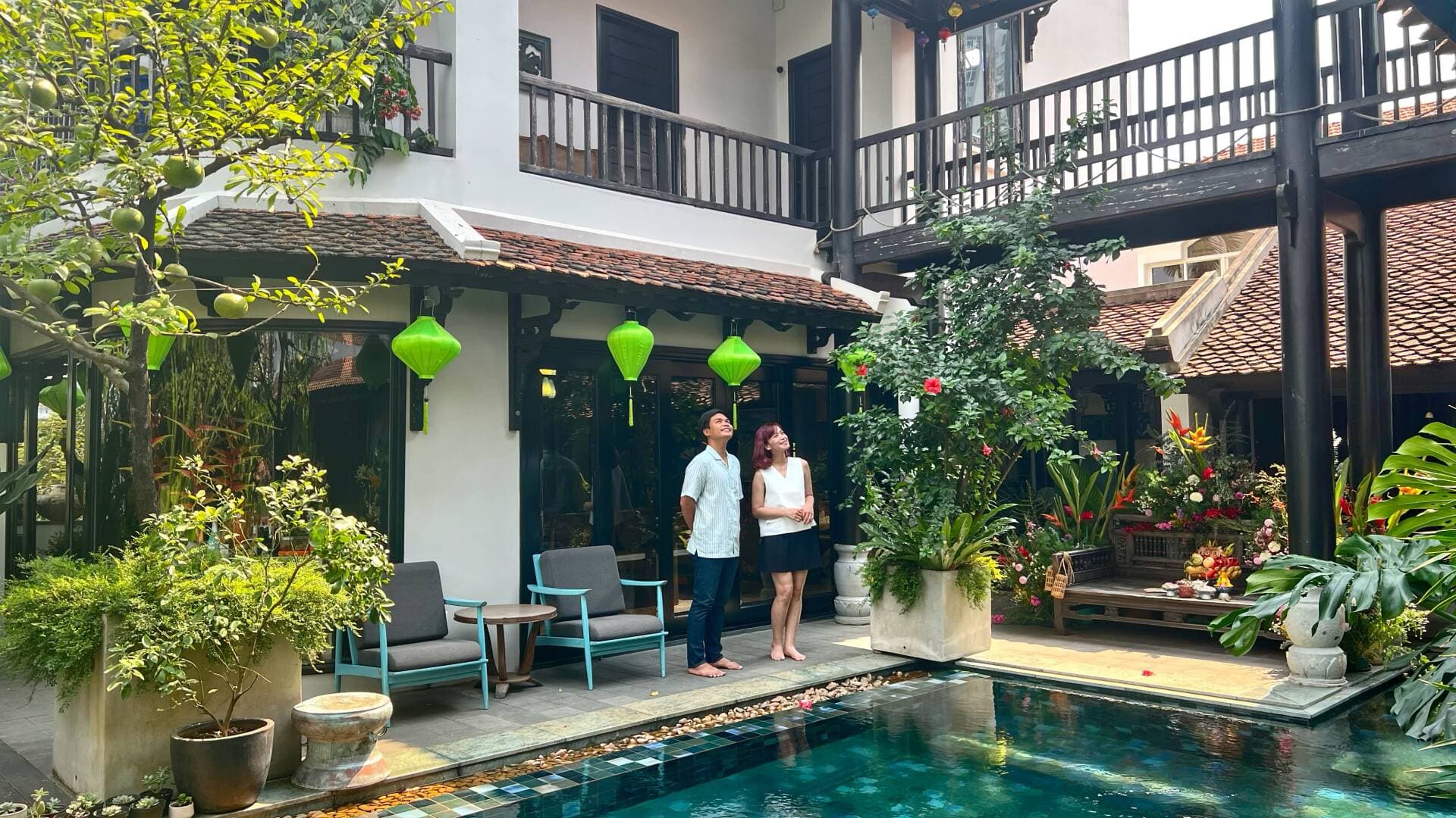 Theo chân Admin ghé thăm dinh thự đậm chất kiến trúc cổ Việt của cặp vợ chồng làm nghệ thuật