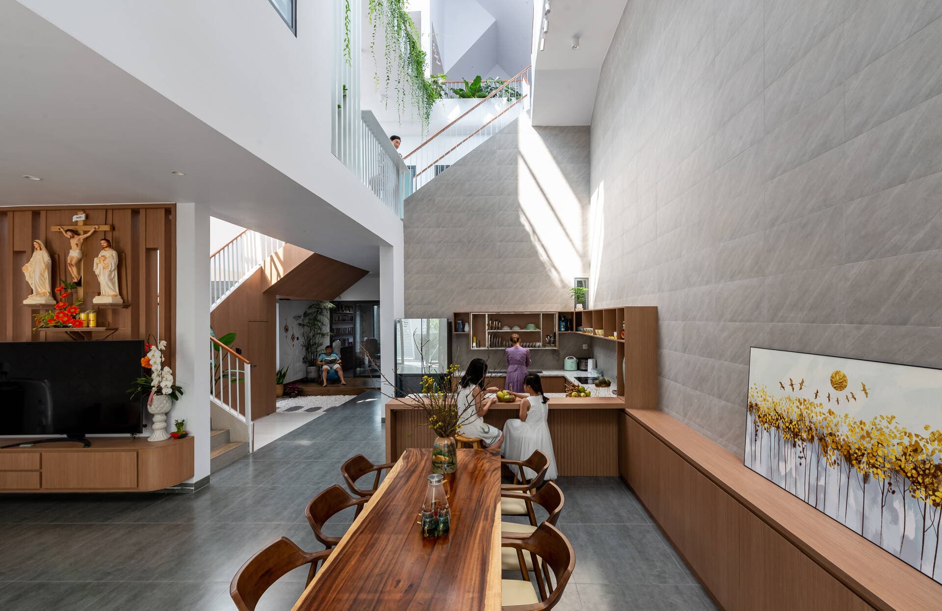 Gather House - Nhà 3 tầng ở Đồng Nai giúp xây dựng tình cảm vững chắc cho gia đình 5 người