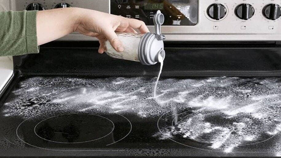 Hướng dẫn vệ sinh mặt bếp từ chuẩn sạch, dễ làm tại nhà