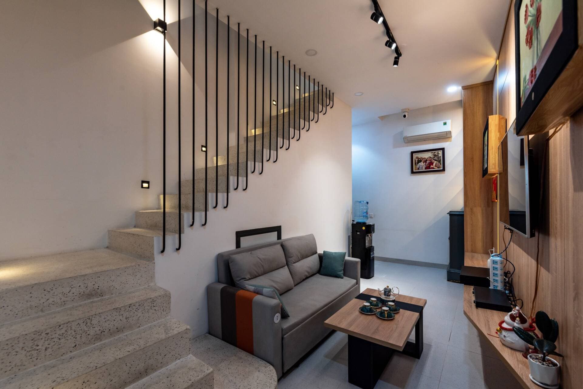 Nhà ống 36m2 trong hẻm nhỏ thiết kế tối ưu không gian, chi phí 1.2 tỷ đồng