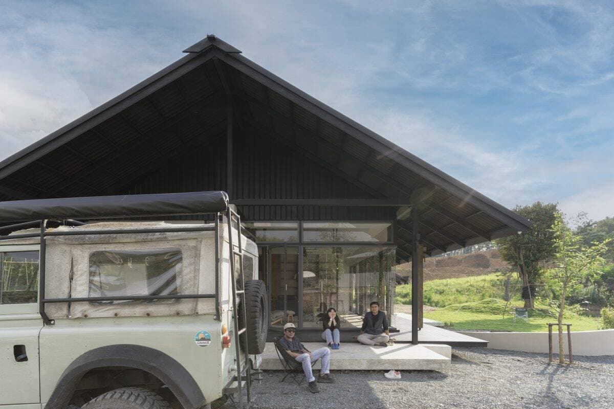 Mr. New's Cabin: Ngôi nhà nghỉ dưỡng 1 tầng sử dụng bê tông giả đá độc đáo