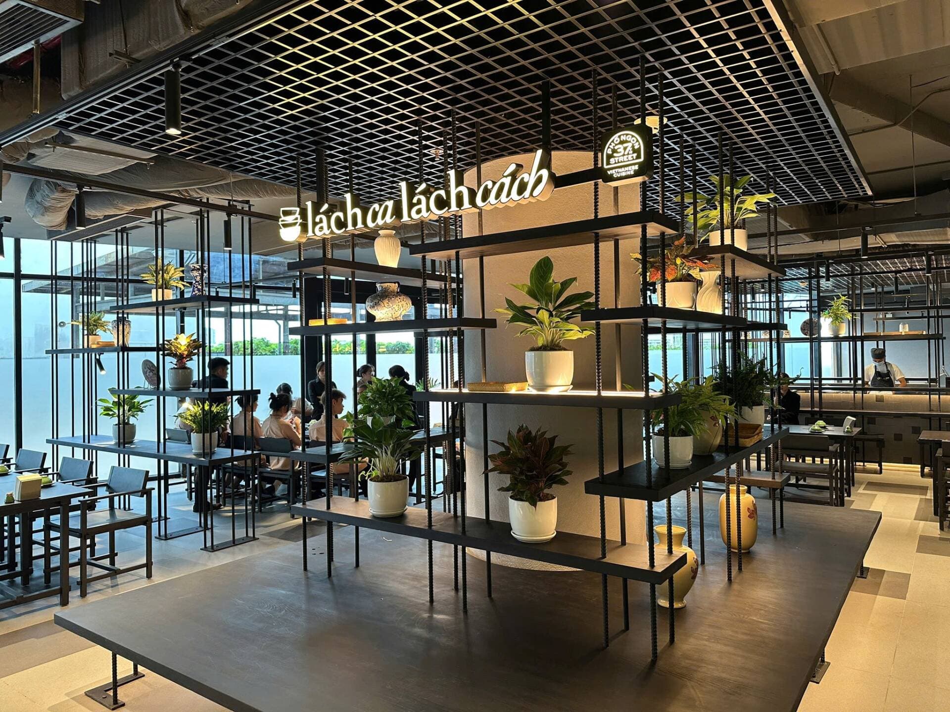 Lách ca lách cách nhà hàng hiện đại kể chuyện ẩm thực đường phố Việt Nam