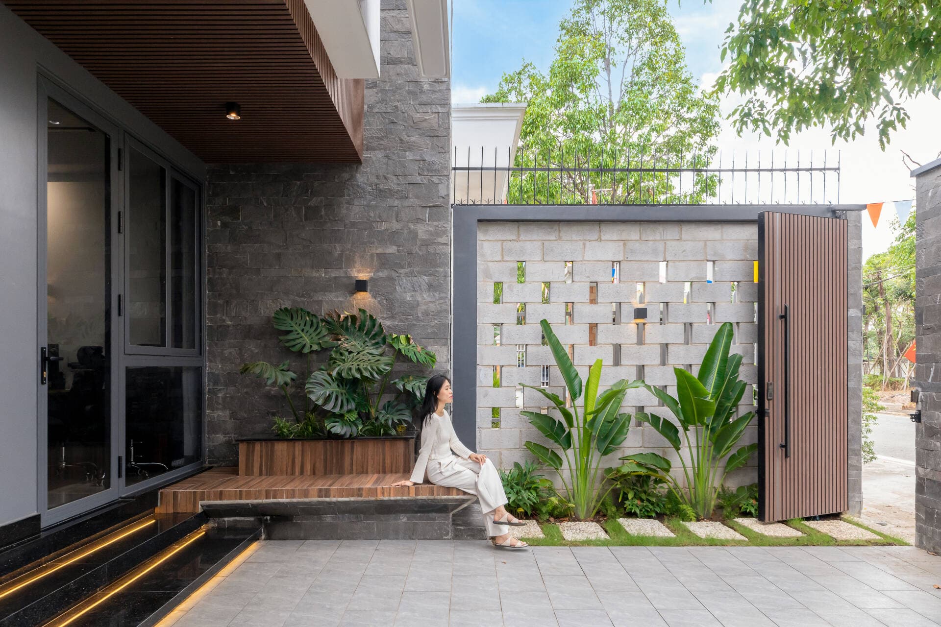 Nhà Hướng Tây - Khi Thách Thức Trở Thành Điểm Nhấn