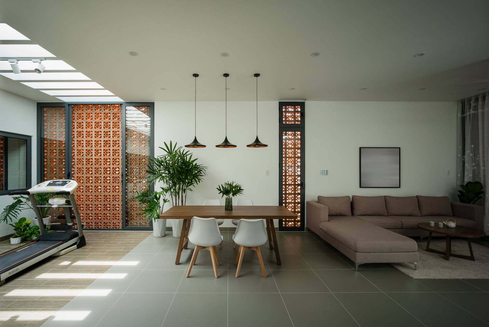 Small House 02: Nhà 1 tầng 170m2 ở Bến Tre thiết kế sân trong trung tâm kết nối không gian sống